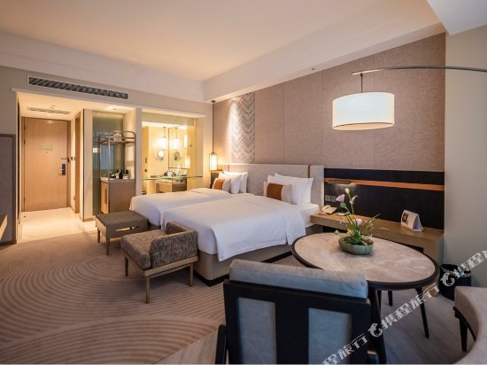 Фото Rainbird International Hotel