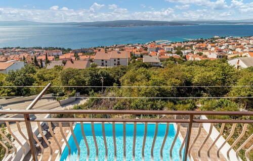 Жильё посуточно Stunning Apartment in Crikvenica With Outdoor Swimming Pool, Wifi and 3 Bedrooms в Цриквенице