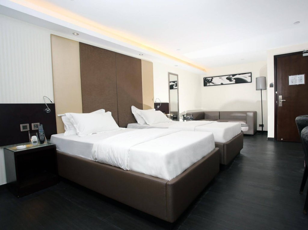 Фото отеля 2