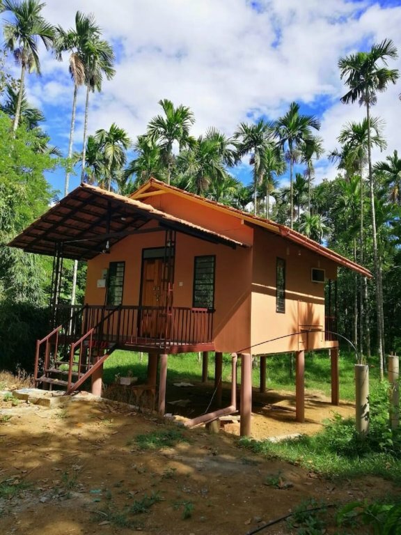 Гостиница Family Villa is a hut Style Accommodation