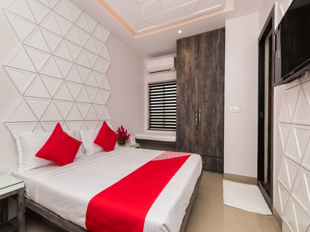 Фото Oyo 10614 Hotel Glassotel