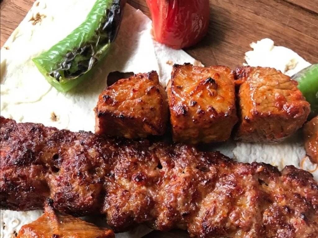 Mevlana Etli Ekmek ve Kebap Salonu, restoran, Merkez Mah., Atatürk Blv