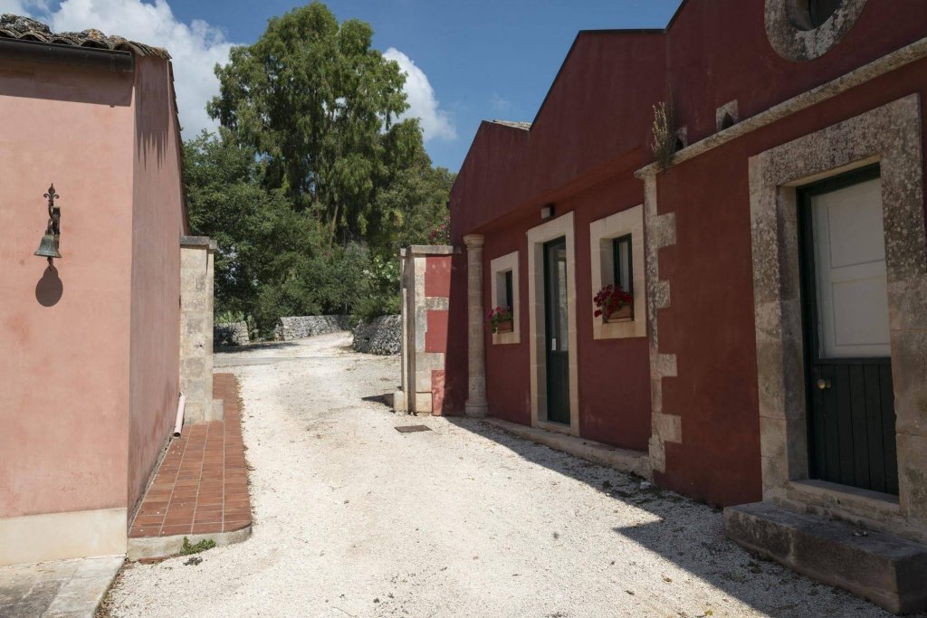 Фото Agriturismo Borgo degli Ulivi