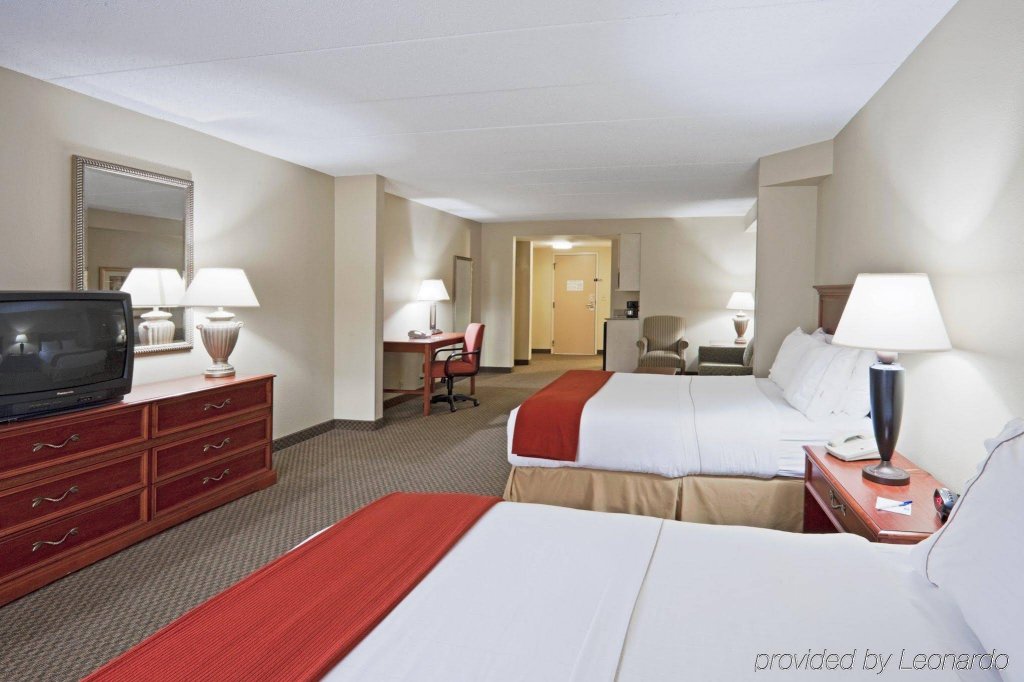 Фото Holiday Inn Express And Suites Fort Wayne