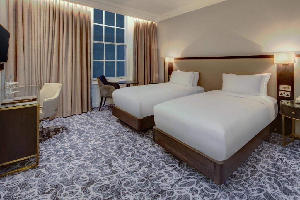 Фото Hilton London Euston