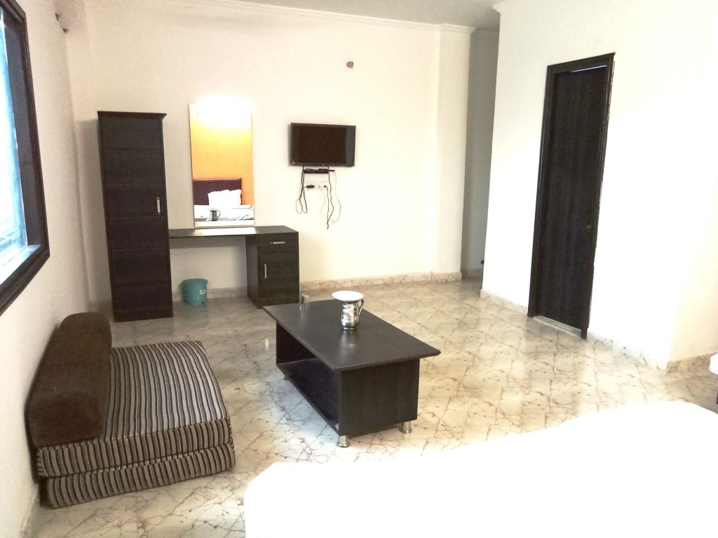 Фото Oyo 14515 Hotel Paras Regency