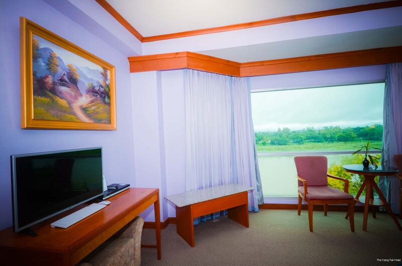 Фото The Viangtak Riverside Hotel