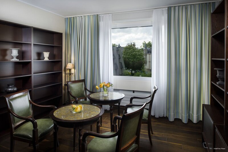 Фото Hotel Parc Plaza