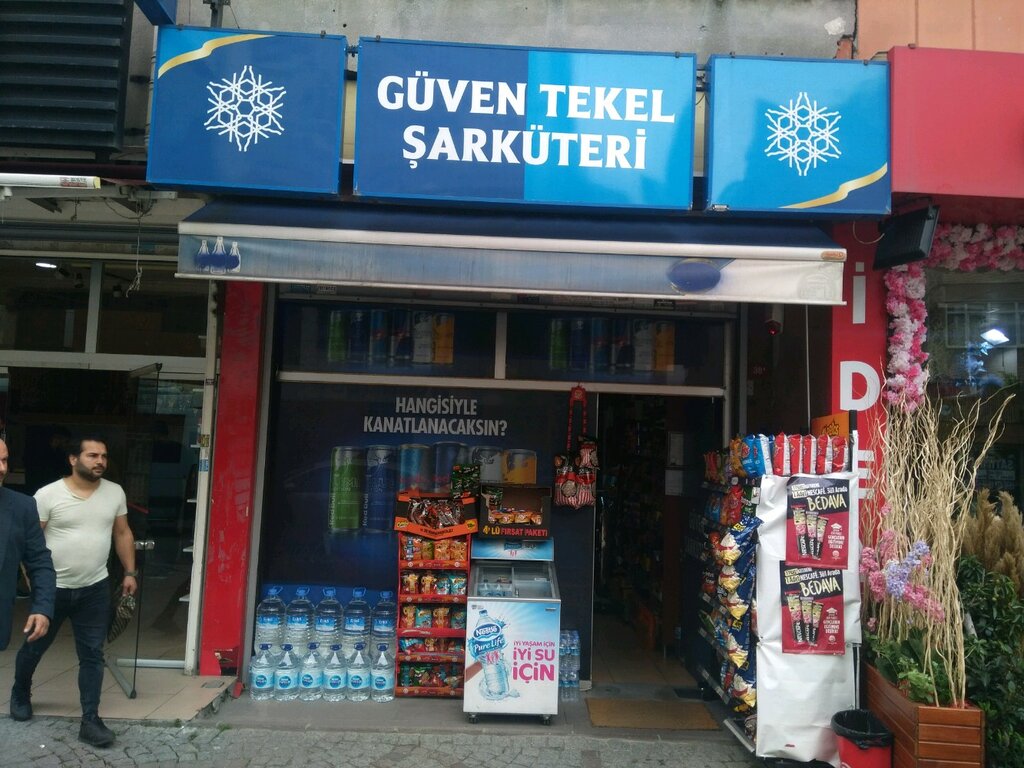 Bebidas alcohólicas Guven Delicatessen & Liquor Store, , foto