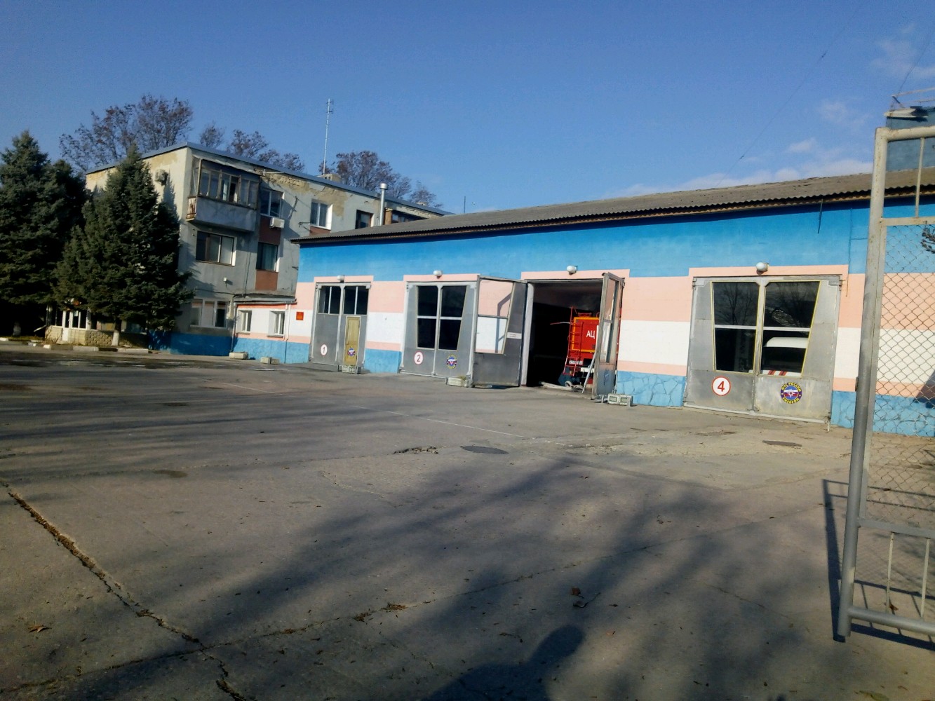 Әдемі фигуралары бар қыздар