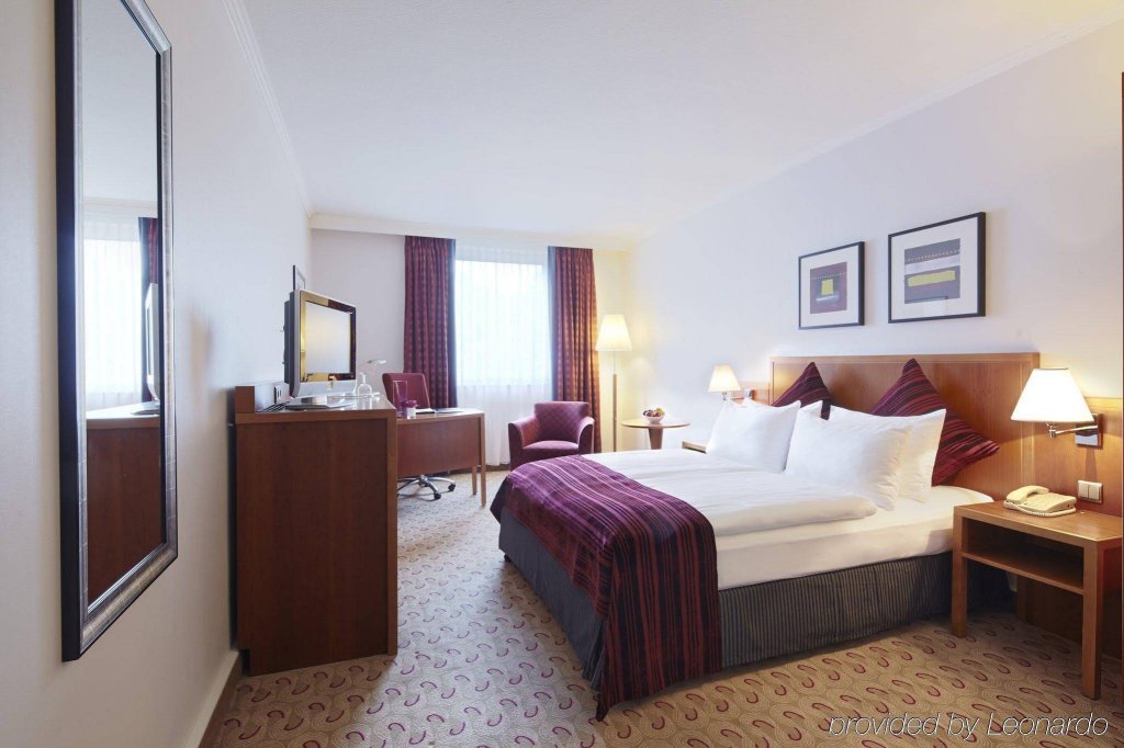 Фото Crowne Plaza City Alster