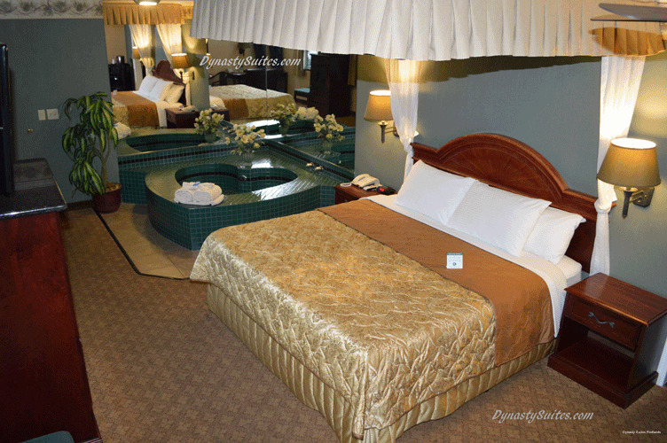 Фото Dynasty Suites Redlands