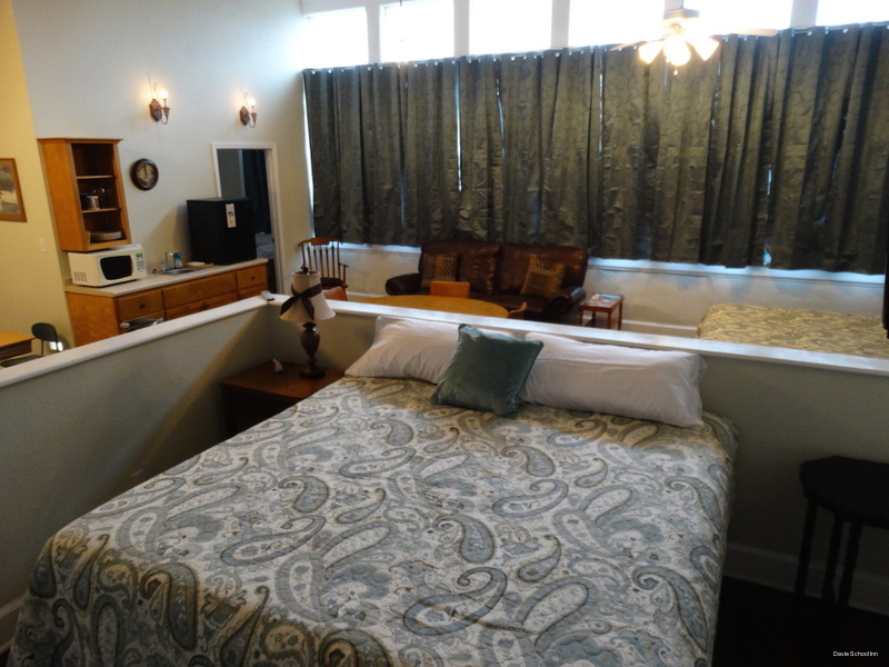 Фото Davie School Inn