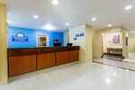 Days Inn & Suites by Wyndham Bloomington/Normal Il