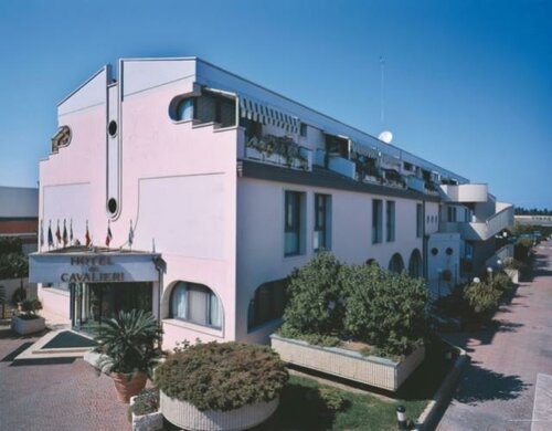 Внешний вид отеля Best Western Hotel Dei Cavalieri в Барлетте, фото 3