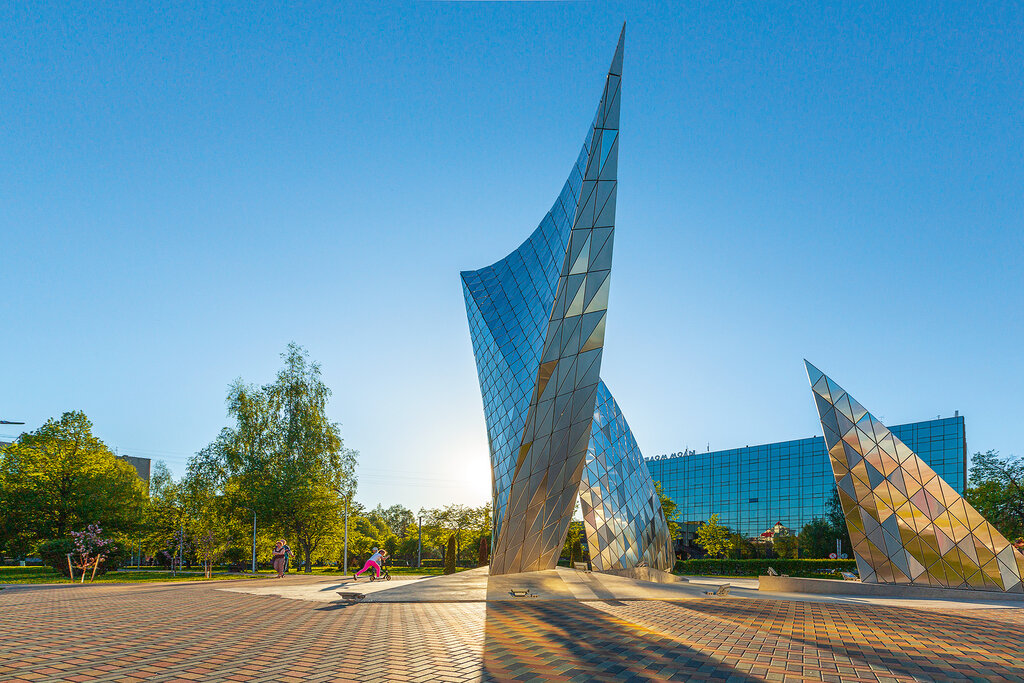Genre sculpture Паруса молодости, Yaroslavl, photo