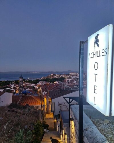 Гостиница Achilles Otel в Бозджааде