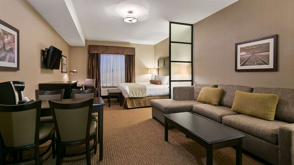 Фото Best Western Plus Okotoks Inn & Suites