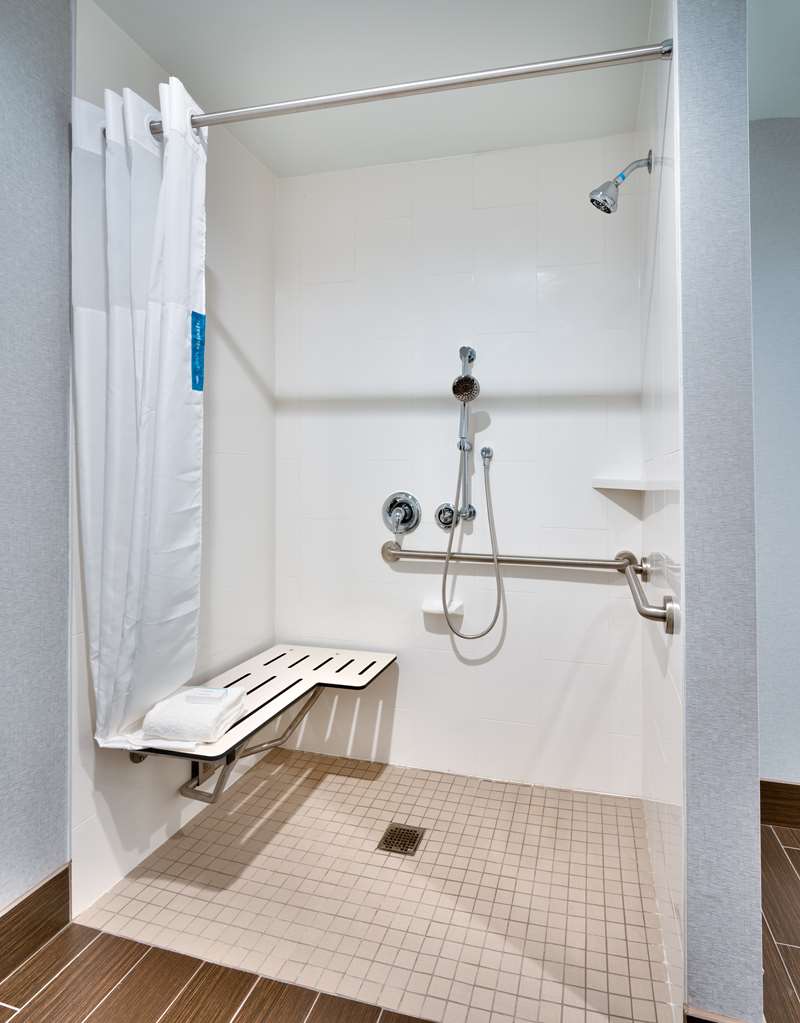 Фото Hampton Inn & Suites Anaheim Resort Convention Center