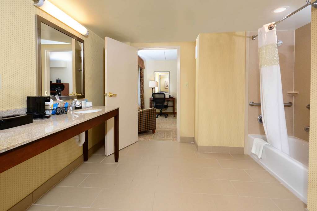 Фото Hampton Inn Raleigh-Capital Blvd. North