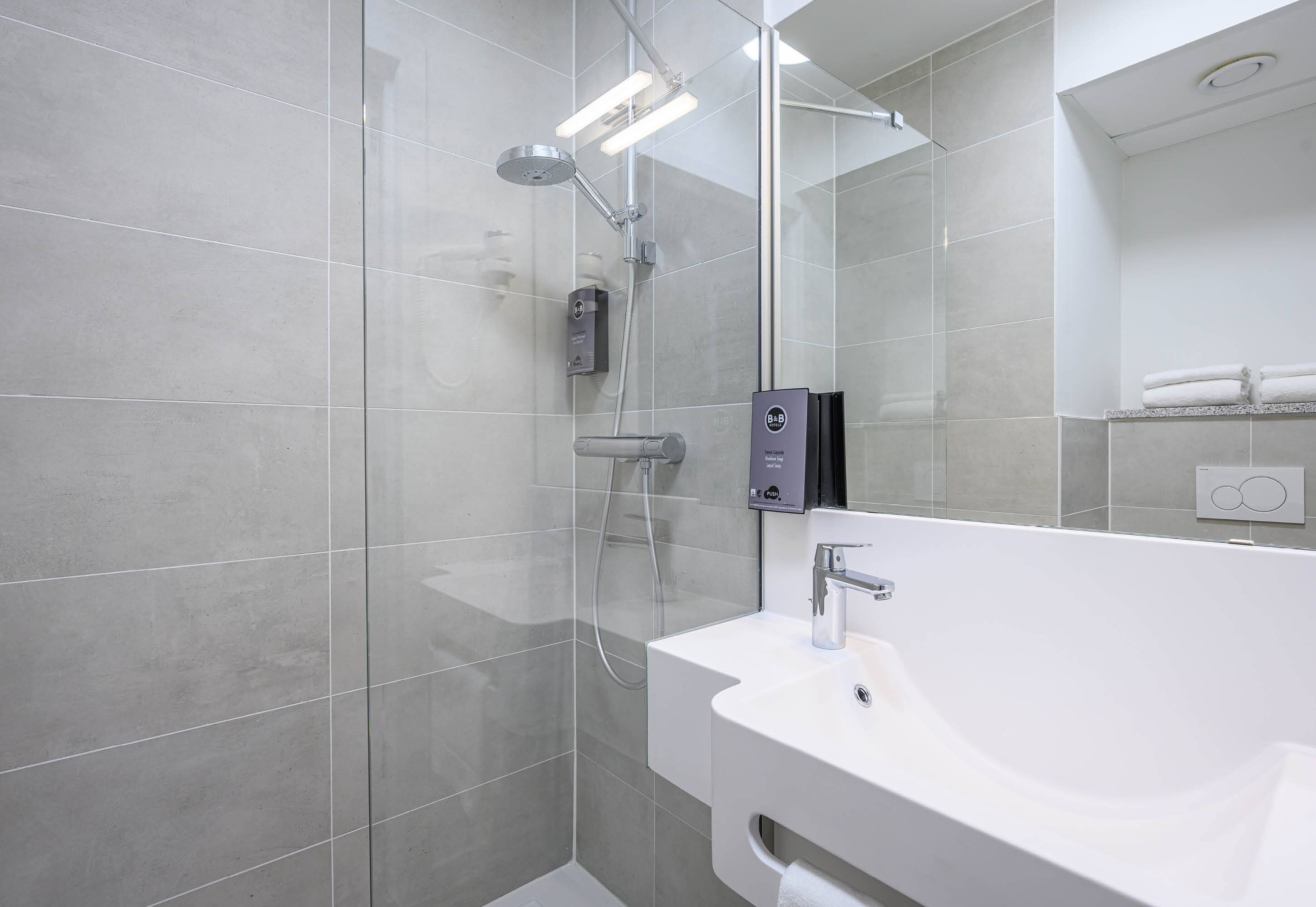 Фото B&b Hotel Brussels Centre Gare du Midi