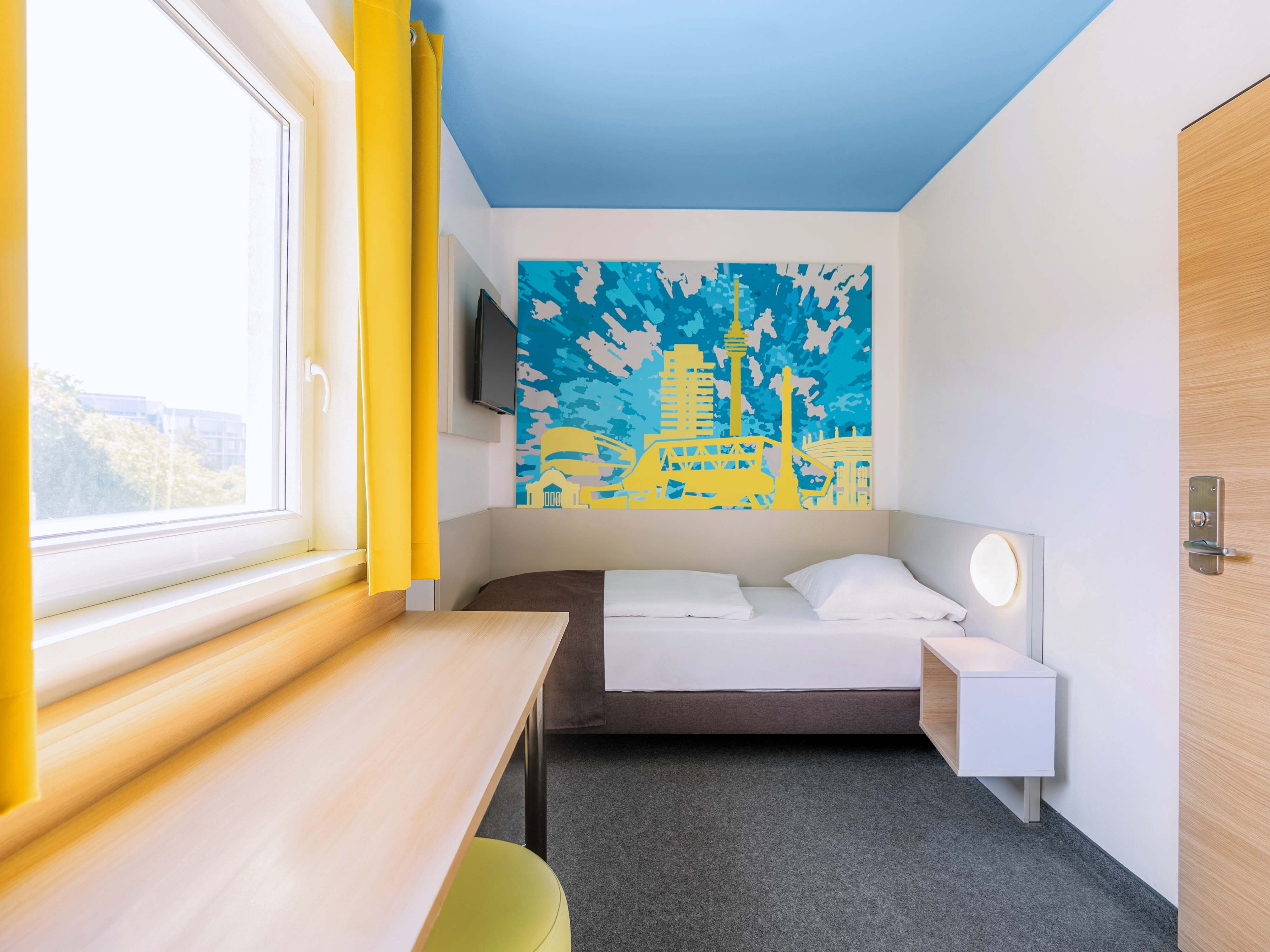Фото B&b Hotel Stuttgart-City