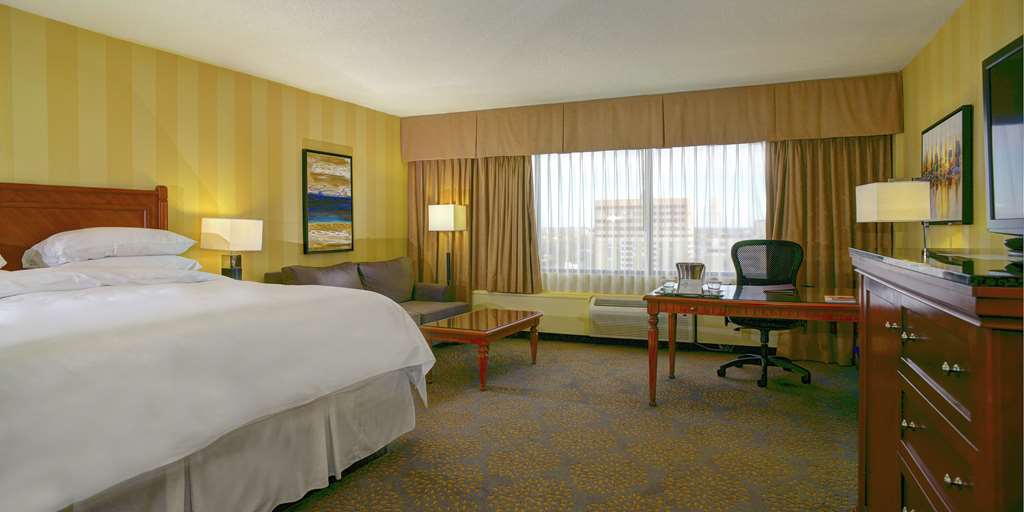 Фото DoubleTree by Hilton Hotel London Ontario