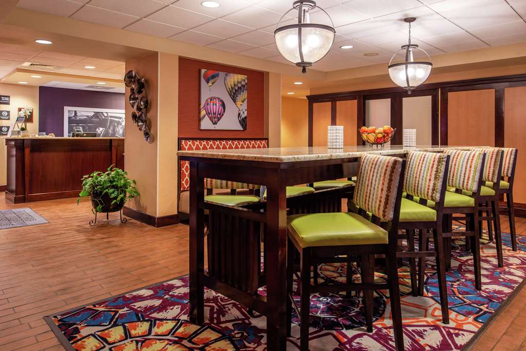 Фото Hampton Inn Albuquerque University Midtown