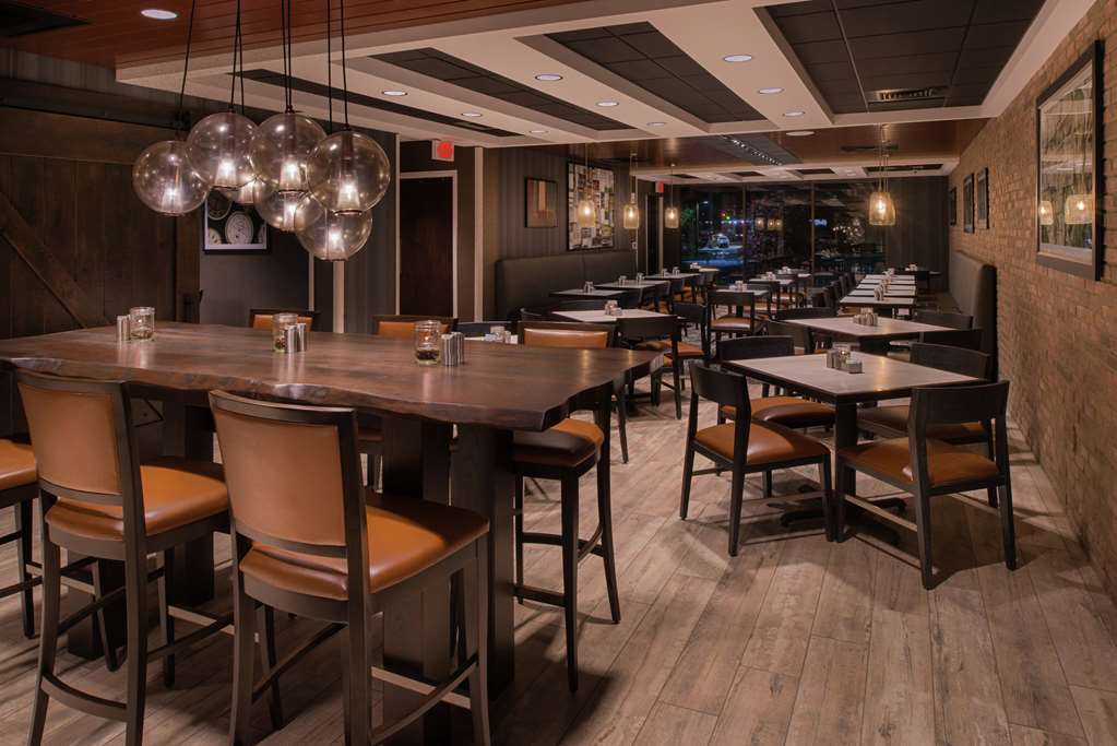 Фото DoubleTree by Hilton Raleigh Crabtree Valley