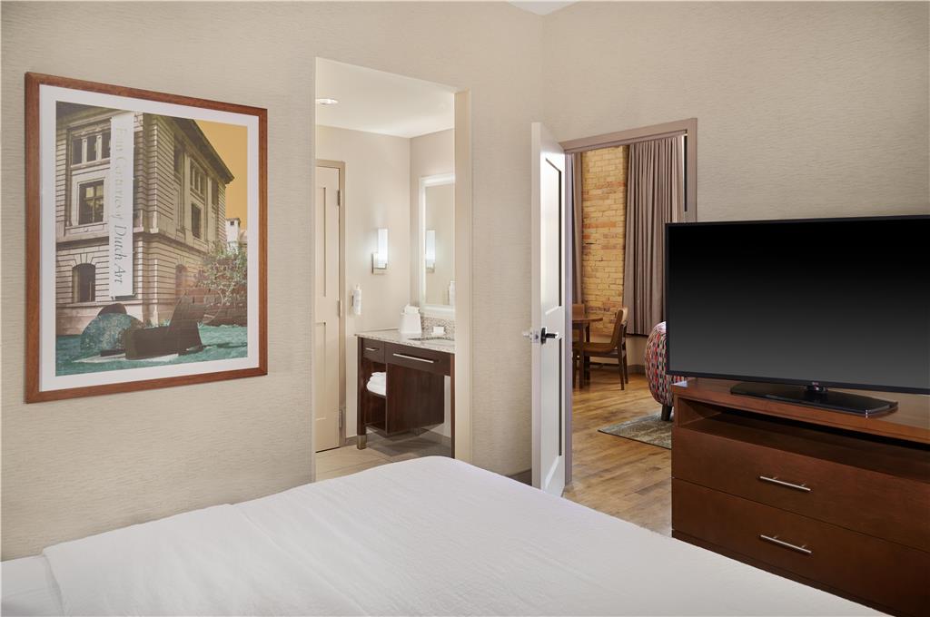 Фото Homewood Suites by Hilton Grand Rapids Downtown