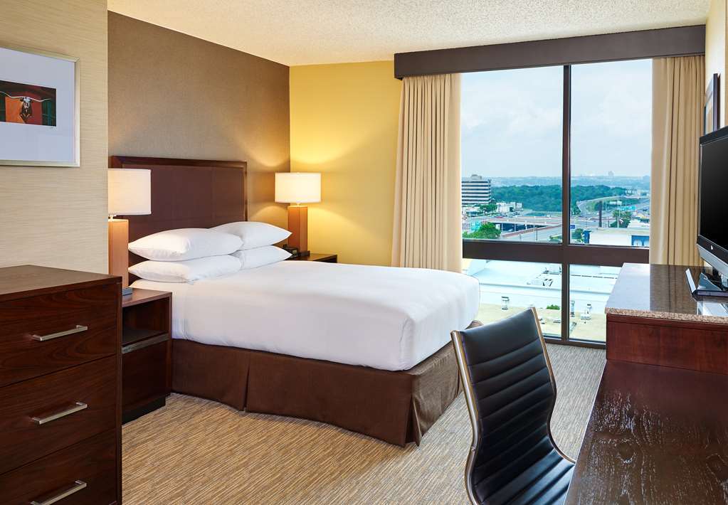 Фото DoubleTree by Hilton San Antonio Airport