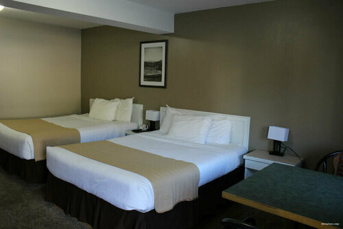 Гостиница Monashee Lodge в Ревелстоке