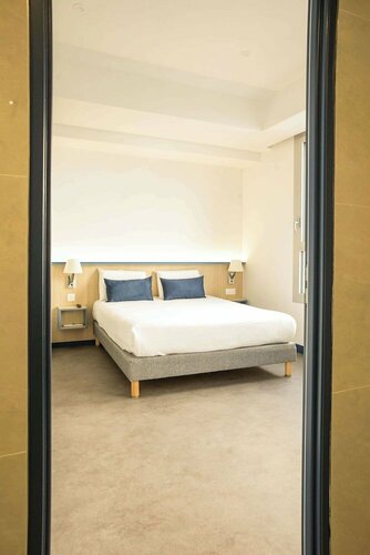 Гостиница Kyriad Villefranche Sur Saone в Вильфранше-сюре-Соне