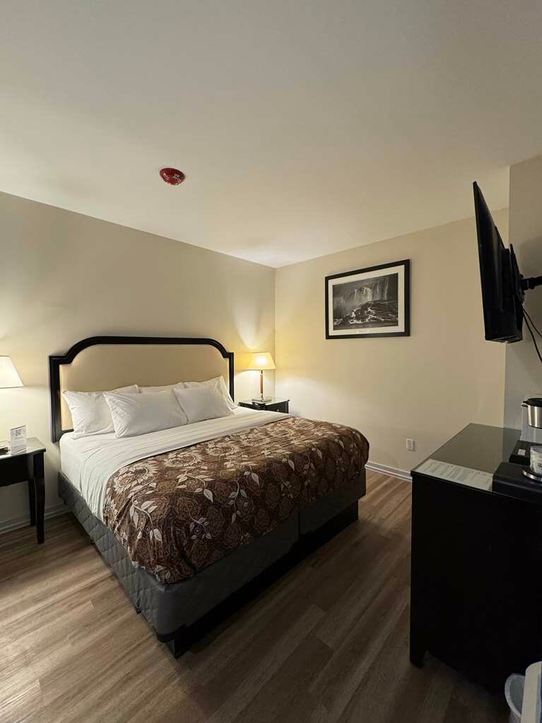 Фото Big Bird Inn Wawa, SureStay Collection by Best Western