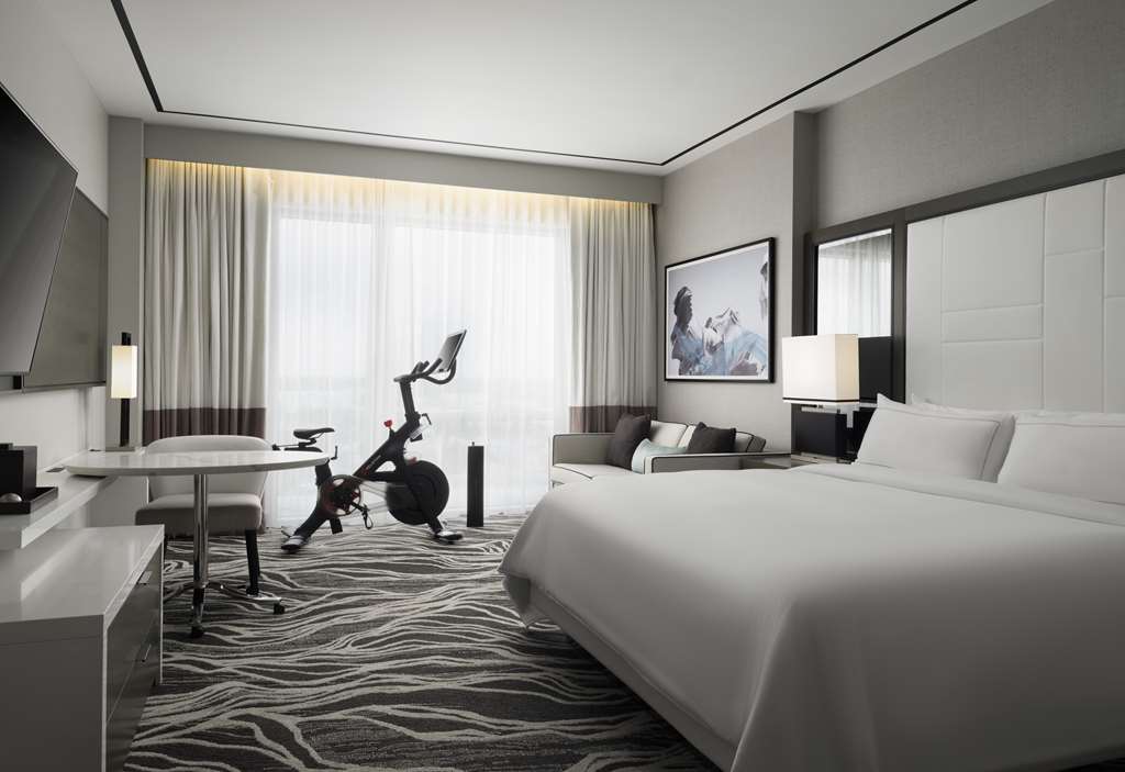 Фото Hilton Aventura Miami
