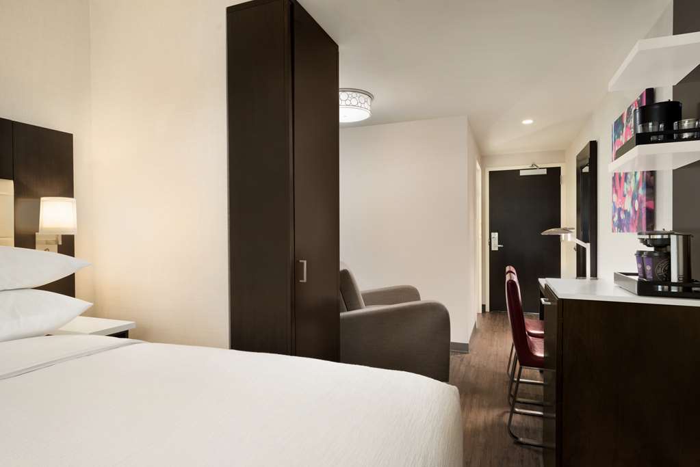 Фото Embassy Suites by Hilton New York Manhattan Times Square