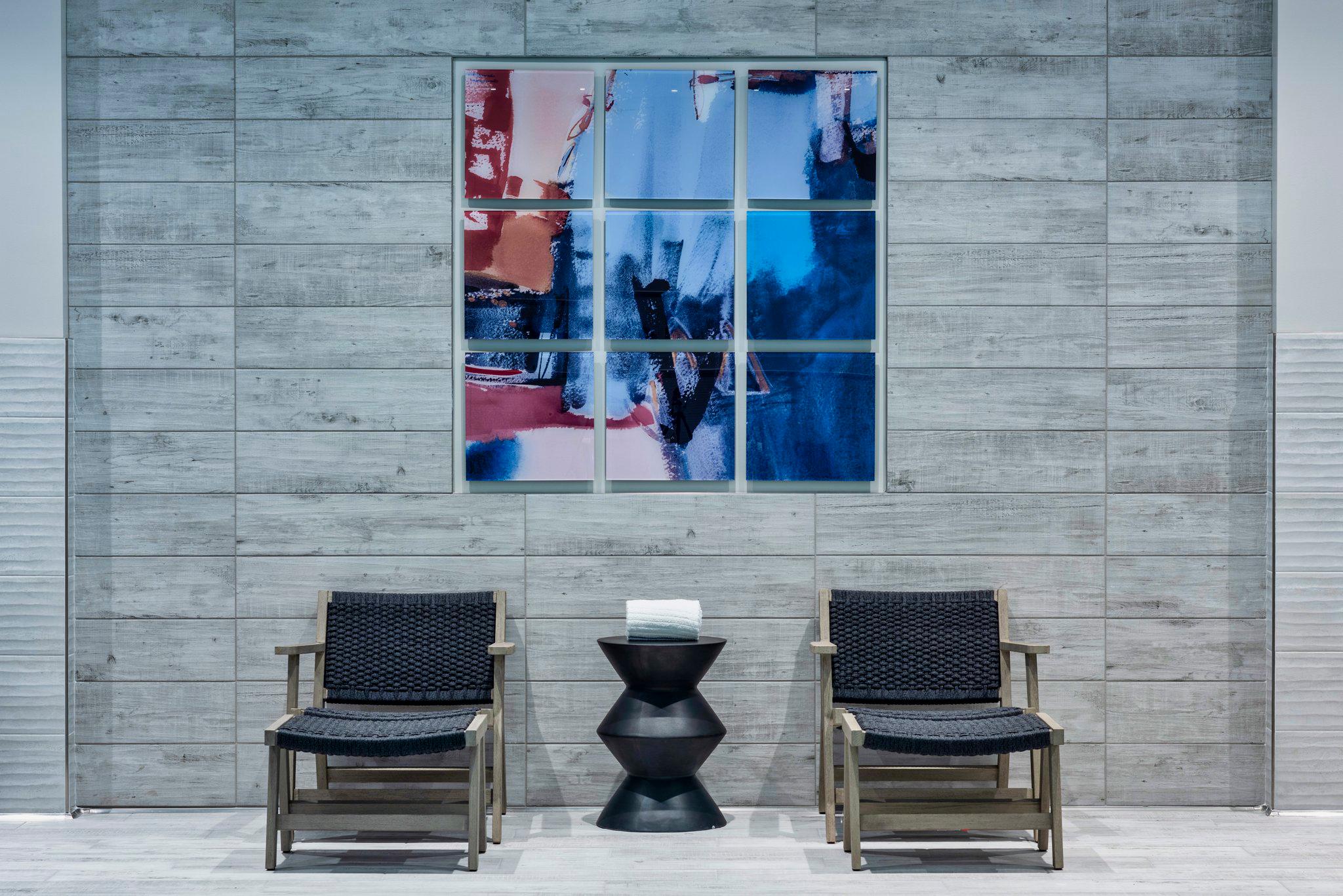 Фото Holiday Inn Express Boston Logan Airport - Revere, an Ihg Hotel