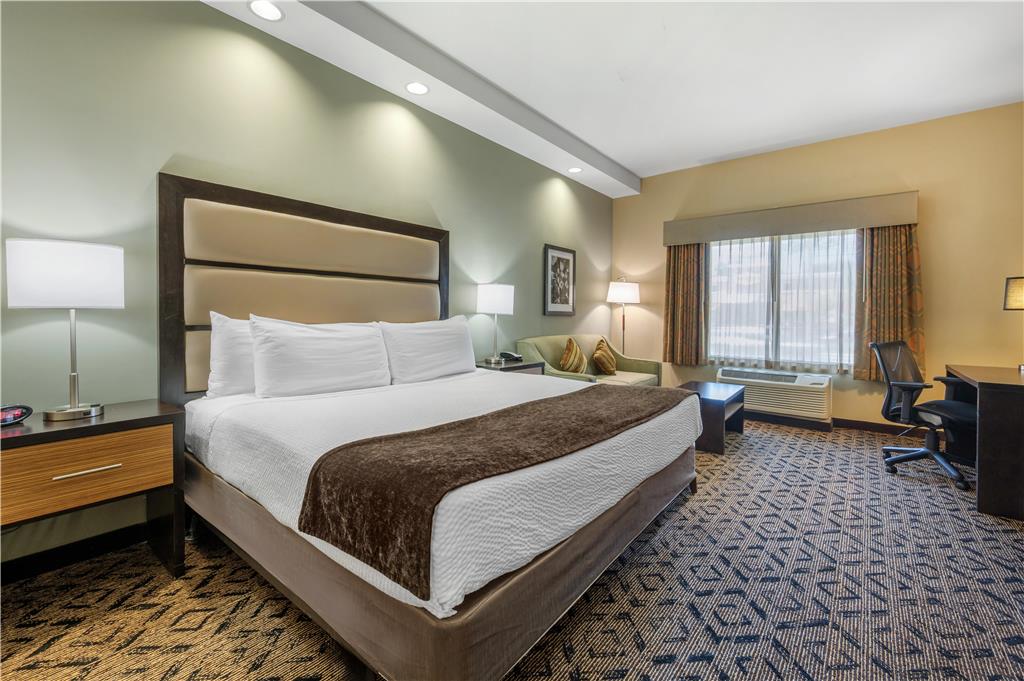 Фото Best Western Plus College Park Hotel