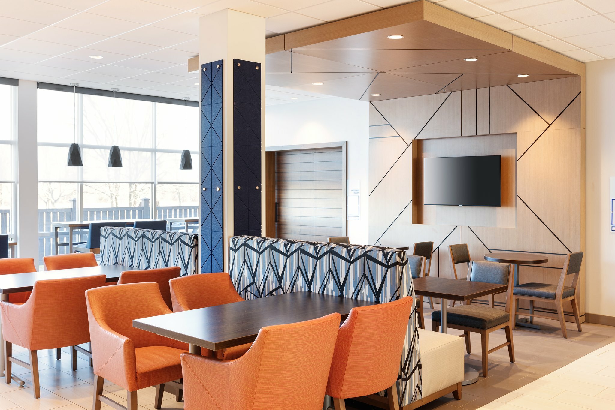 Фото Holiday Inn Dallas Market Center, an Ihg Hotel