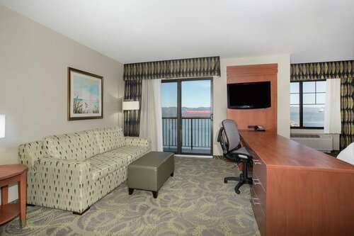 Гостиница Hampton Inn and Suites Astoria в Астории