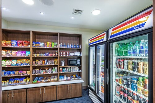 Гостиница Holiday Inn Express & Suites Pryor в Клерморе