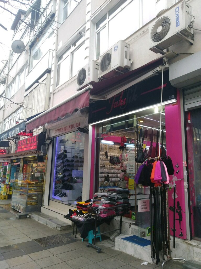 Takışık Bijuteri, hediyelik eşya mağazaları, Şehremini Mah., Vezir Cad