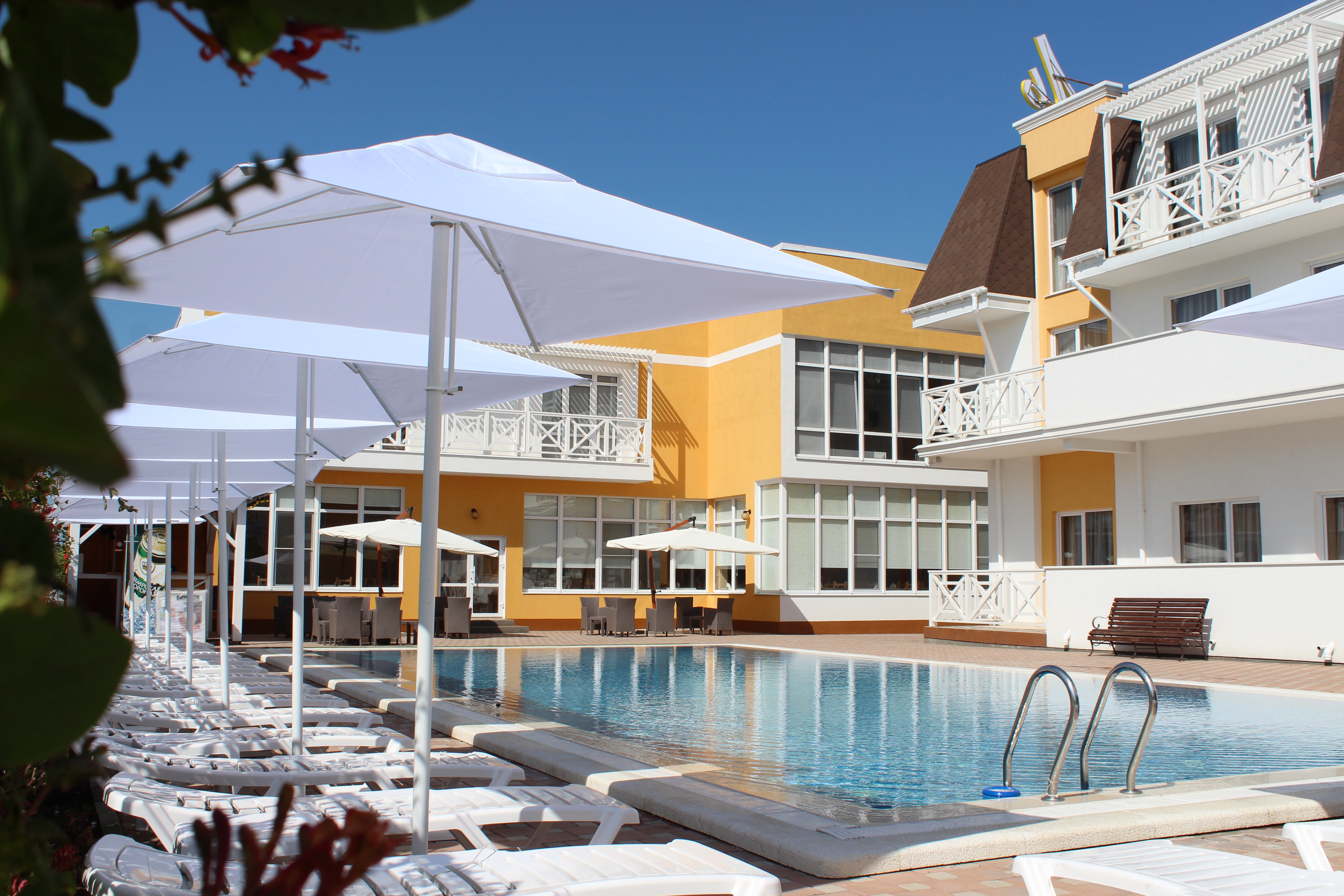 Фото отеля 1