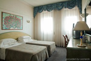 Гостиница Nh Ancona