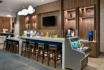 Фото Delta Hotels by Marriott Richmond Downtown