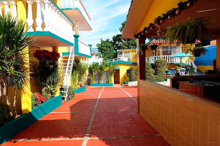 Фото Hotel Bungalows Puerto Angel