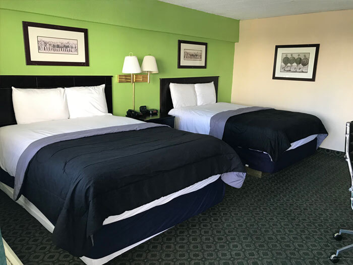 Фото Red Carpet Inn & Suites