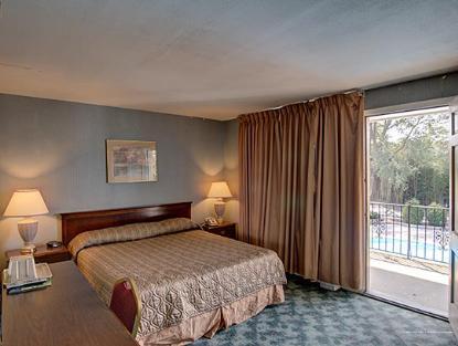 Фото Budget Host East End Hotel in Riverhead