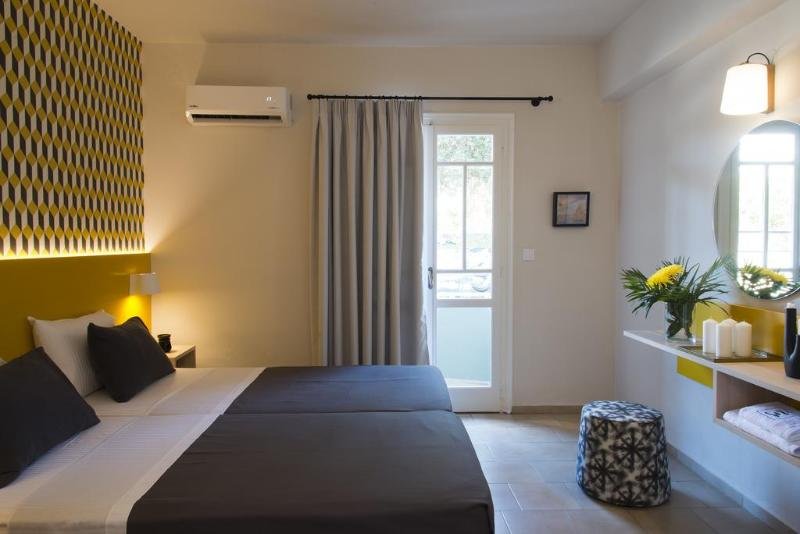 Фото Sunshine Studios & Apartments