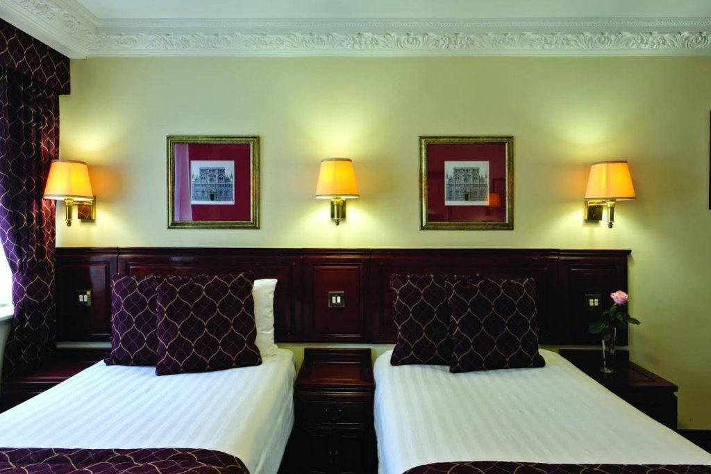 Фото Fitzrovia Hotel